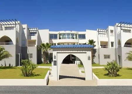 Hoteliere Natureva & Aparthotel 4*