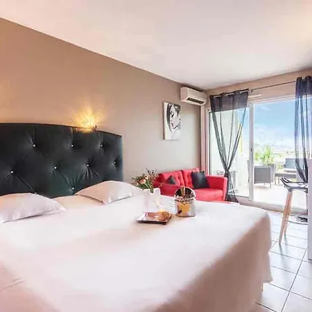 Aparthotel Hoteliere Natureva & 4*